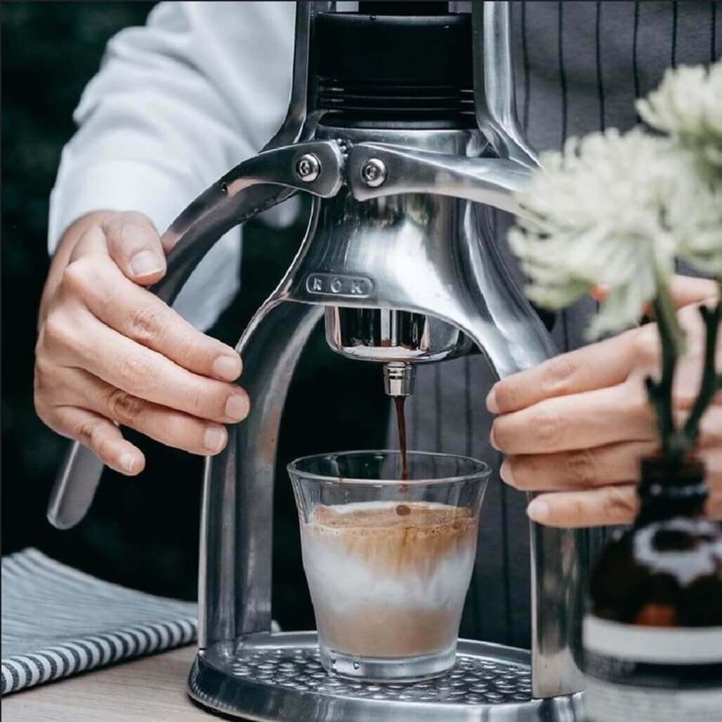 ROK Espresso Maker 手壓式萃取義式濃縮咖啡機 | 手動咖啡機的極致體驗 - Quality Life Coffee